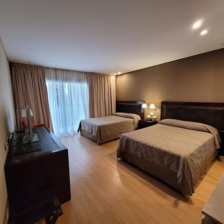 Hotel Plaza Колон Екстер'єр фото