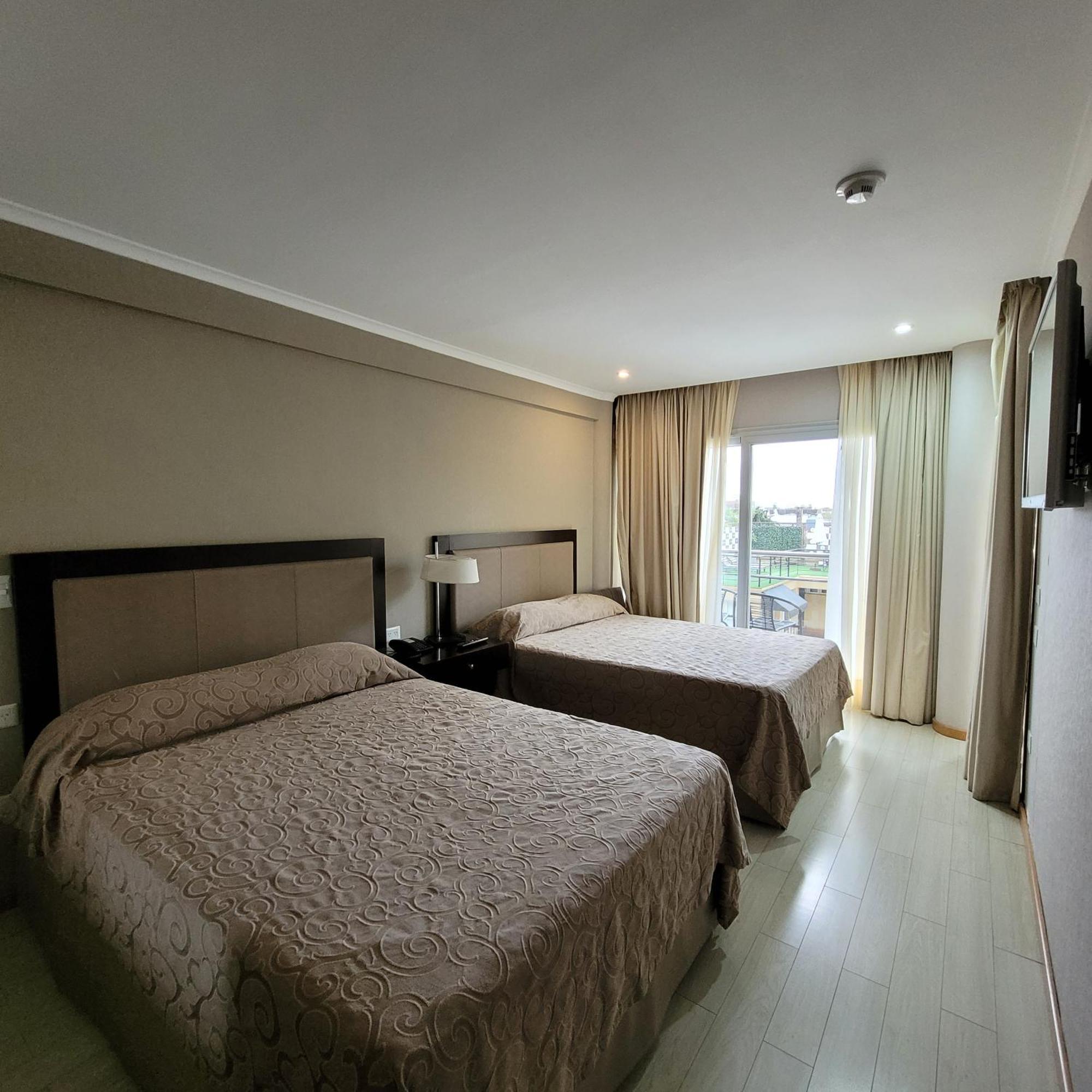 Hotel Plaza Колон Екстер'єр фото
