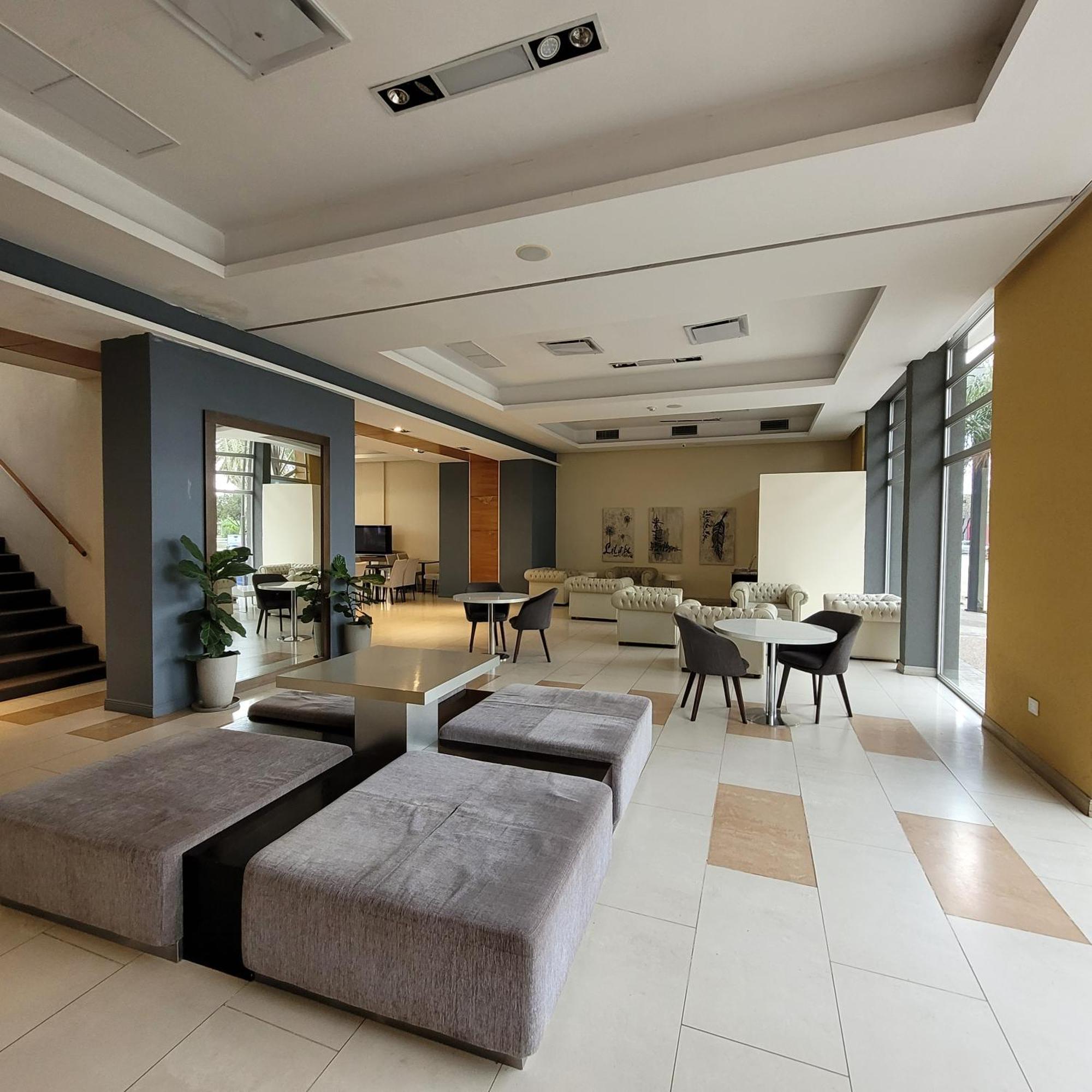 Hotel Plaza Колон Екстер'єр фото