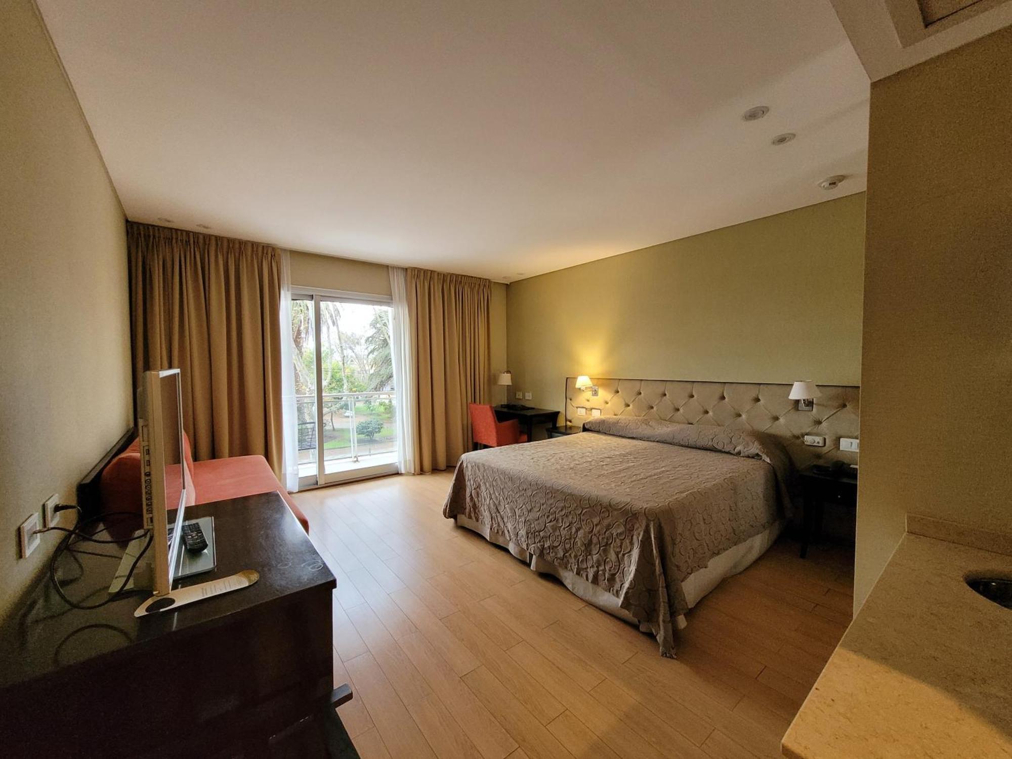 Hotel Plaza Колон Екстер'єр фото