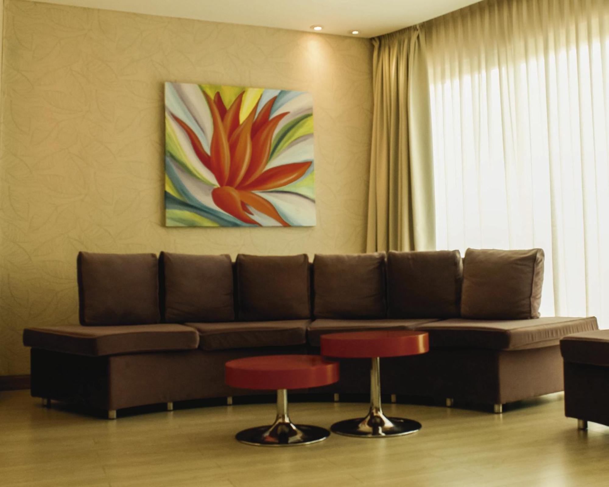 Hotel Plaza Колон Екстер'єр фото