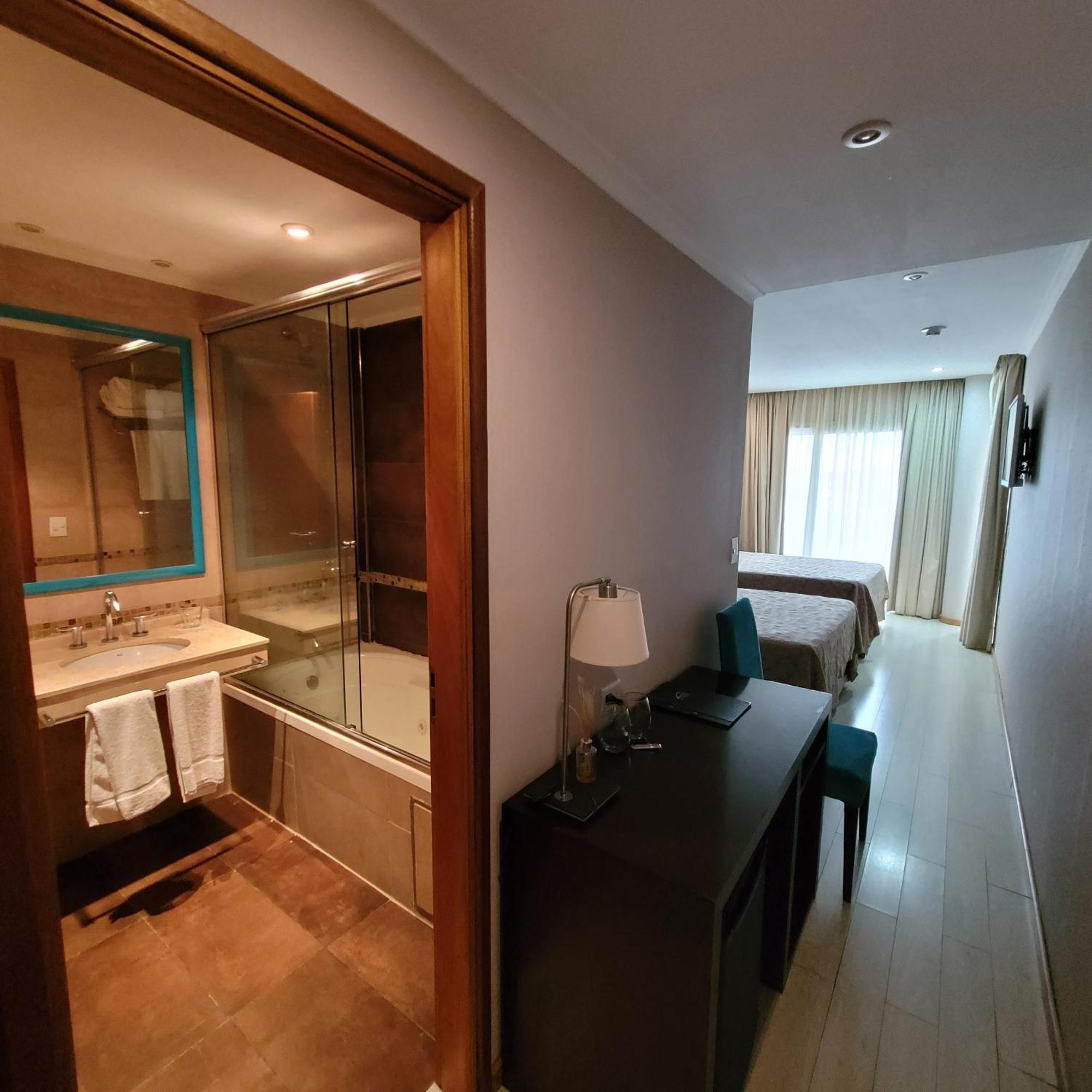 Hotel Plaza Колон Екстер'єр фото